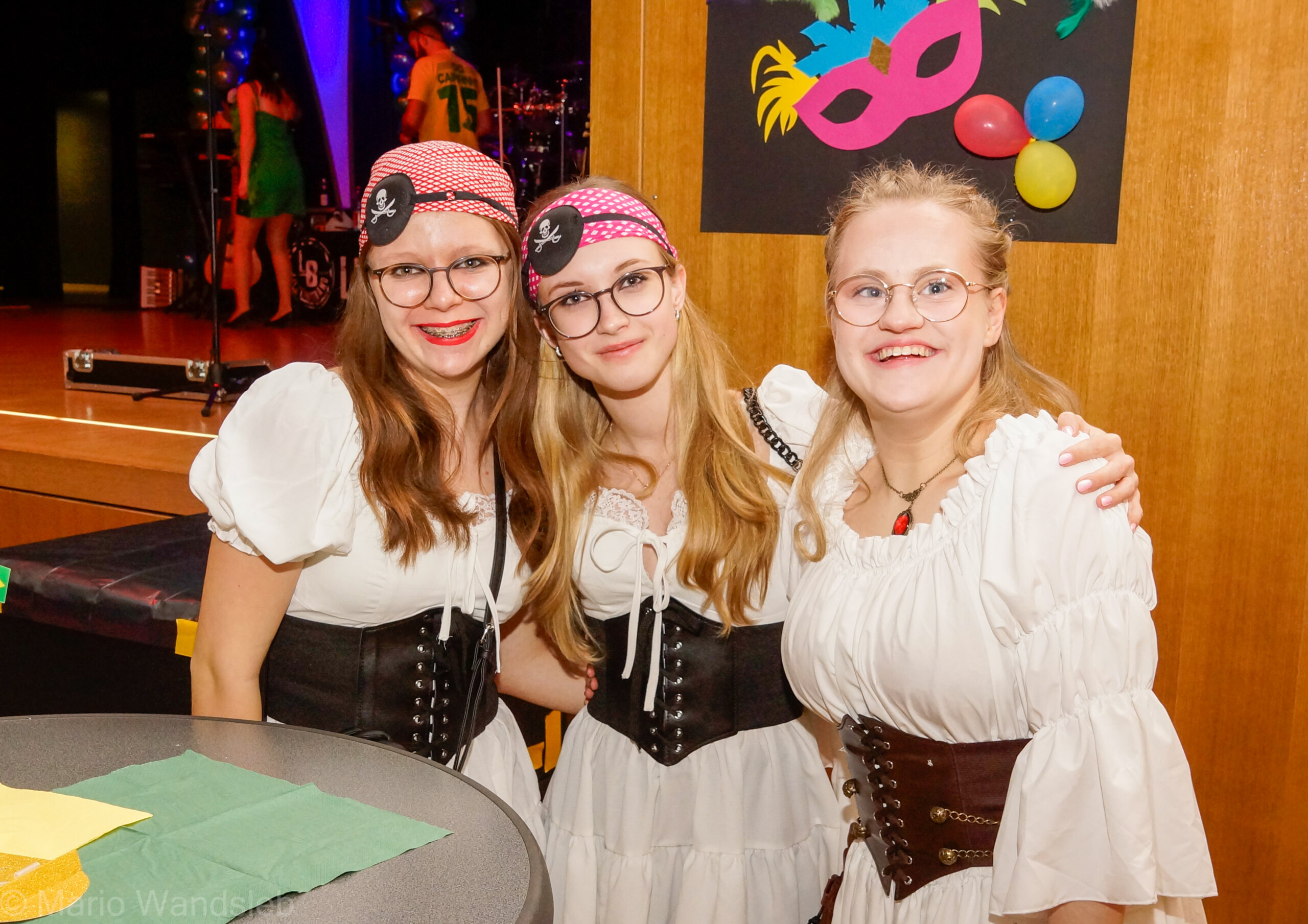 20240211-19-26-44-ISO 800-1-60 Sek. bei f - 5,6-_DSC8899